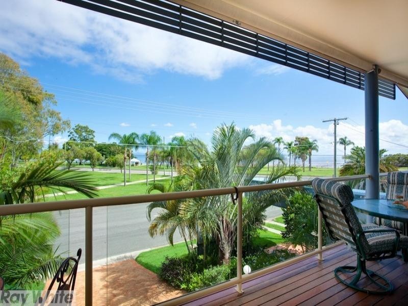 22 Oyster Point Esplanade, Scarborough QLD 4020