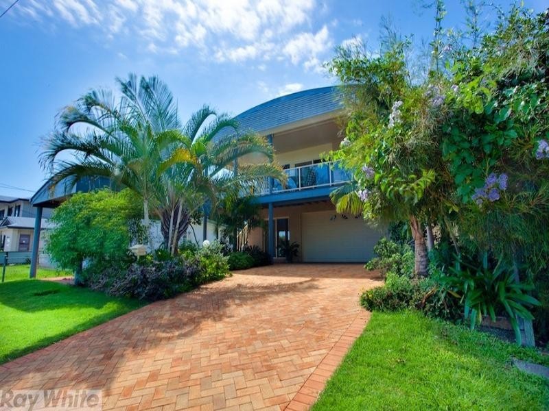 22 Oyster Point Esplanade, Scarborough QLD 4020