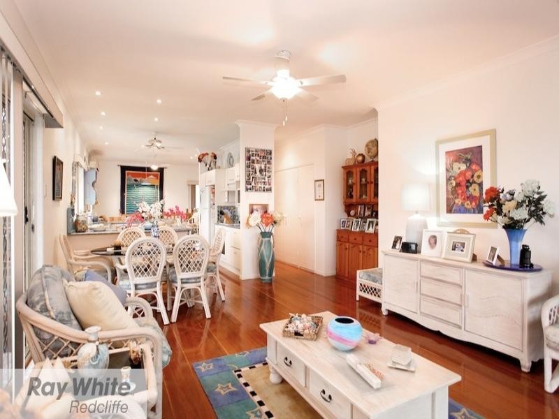 22 Oyster Point Esplanade, Scarborough QLD 4020