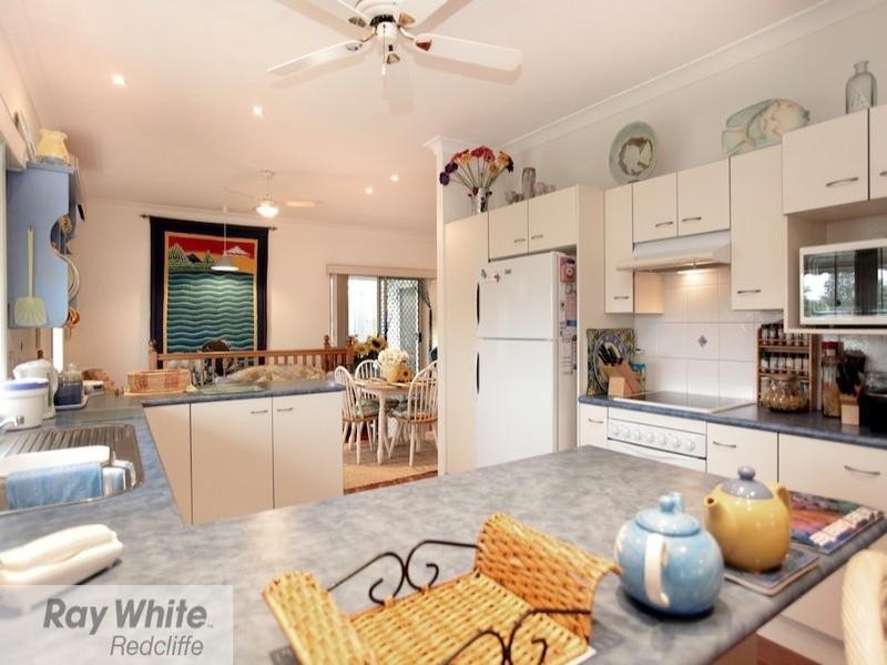 22 Oyster Point Esplanade, Scarborough QLD 4020