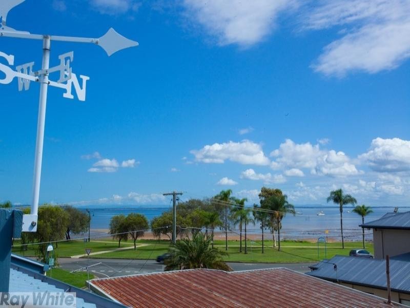 22 Oyster Point Esplanade, Scarborough QLD 4020