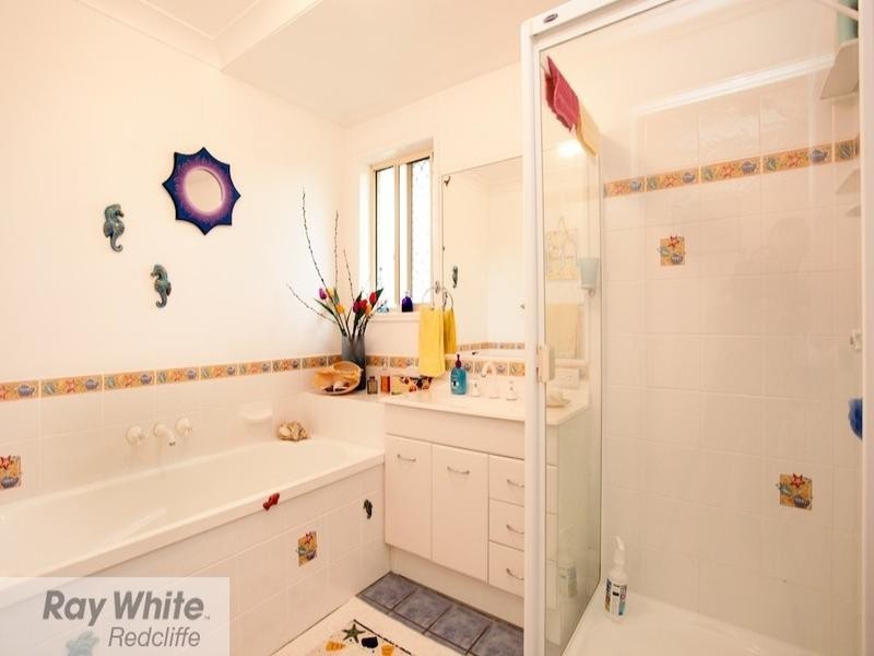22 Oyster Point Esplanade, Scarborough QLD 4020