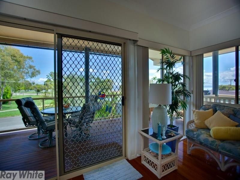 22 Oyster Point Esplanade, Scarborough QLD 4020