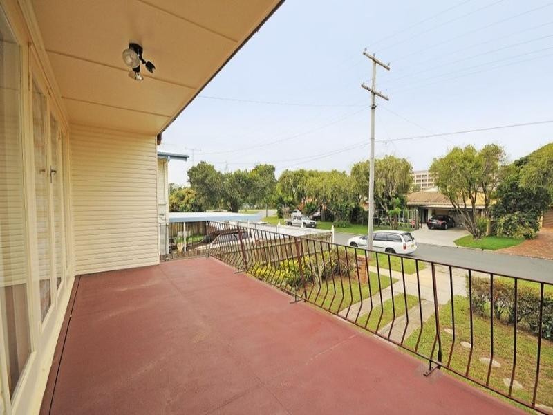 10 Porter Street, Redcliffe QLD 4020