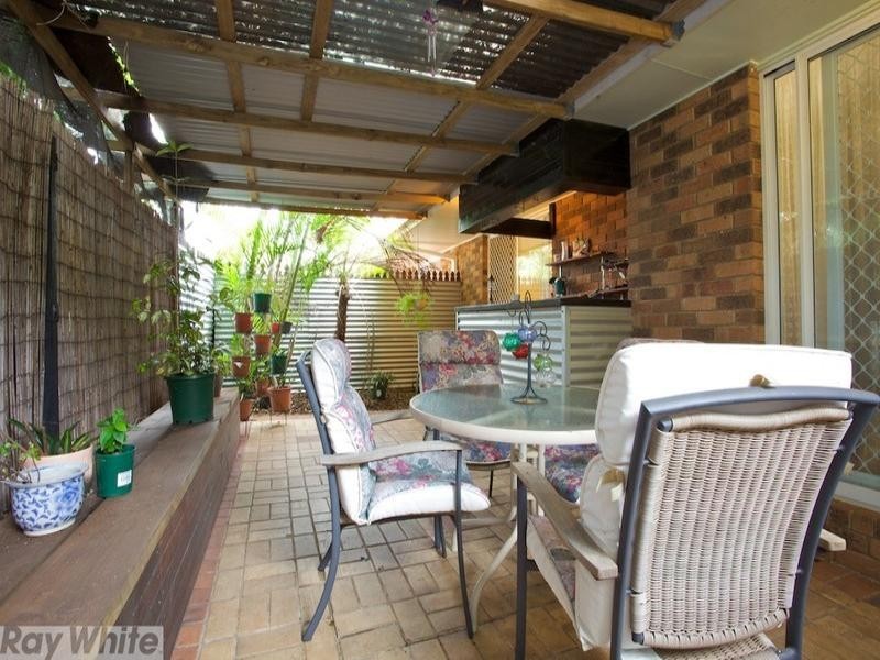 2/11 Grant Street, Redcliffe QLD 4020