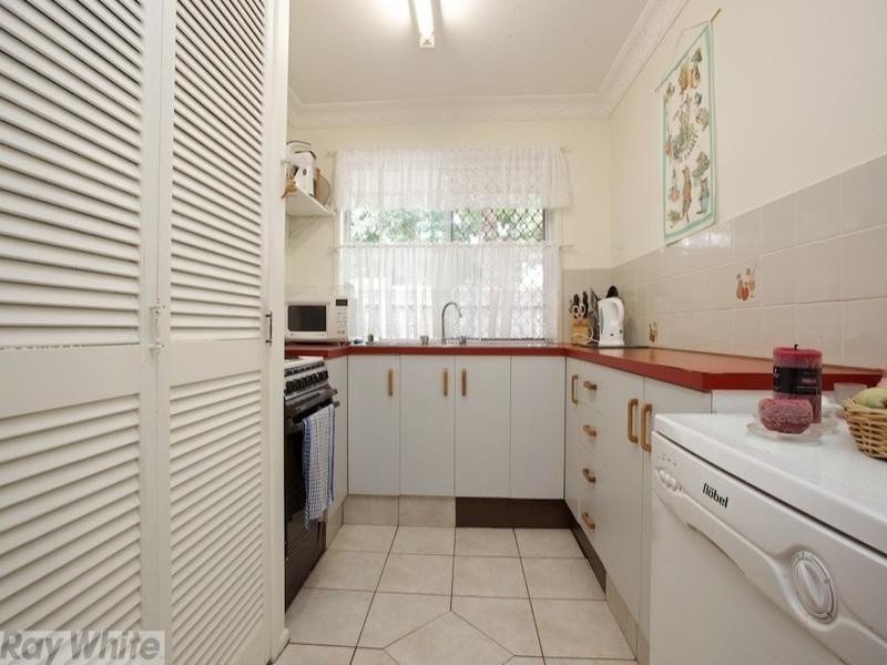 2/11 Grant Street, Redcliffe QLD 4020