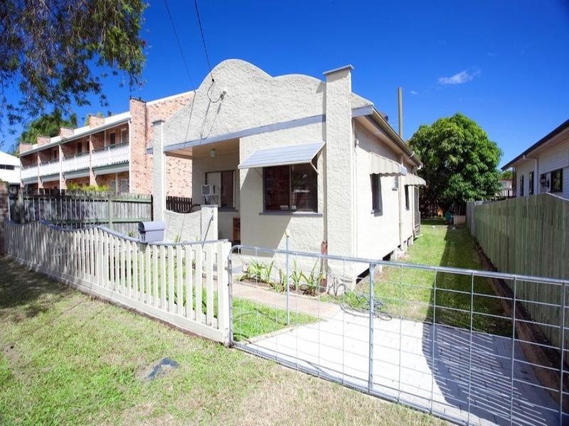 11 Ella Street, Redcliffe QLD 4020