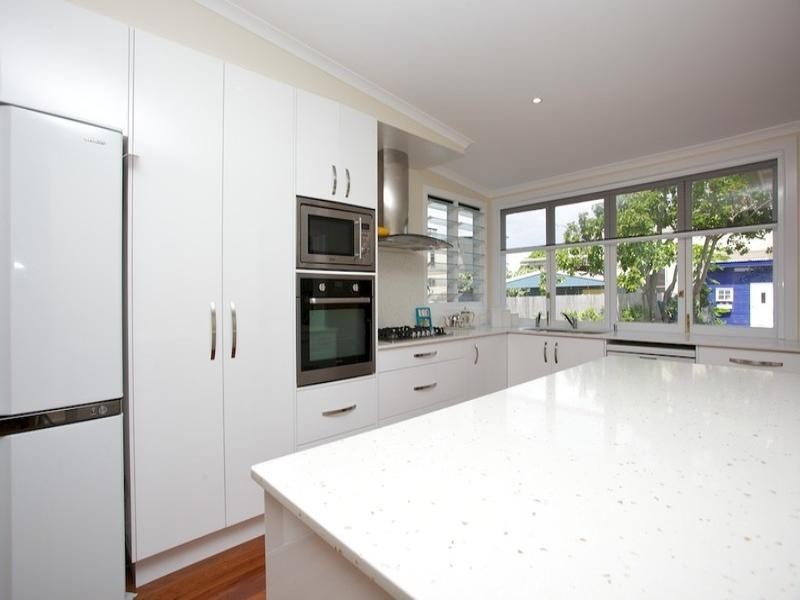 7 Anderson Street, Scarborough QLD 4020