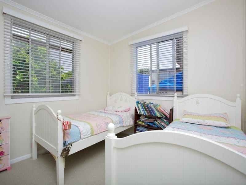 7 Anderson Street, Scarborough QLD 4020