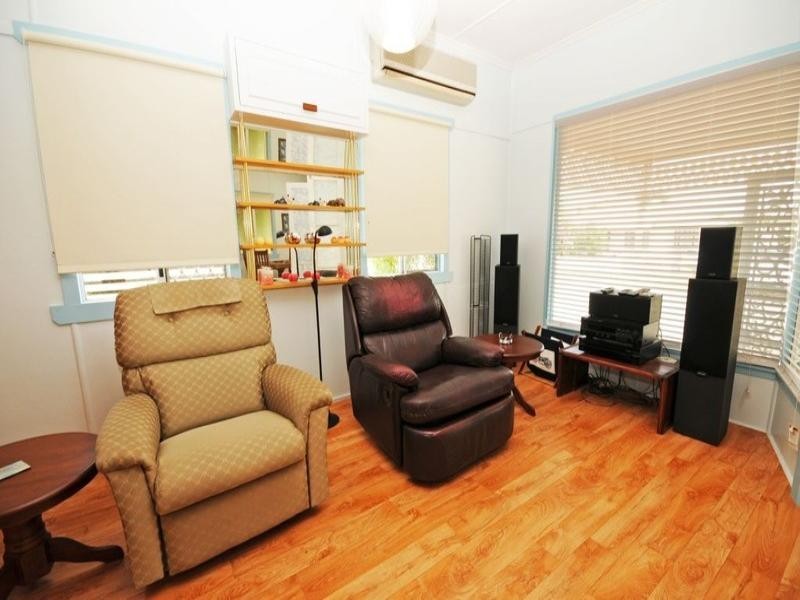 70 King Street, Woody Point QLD 4019