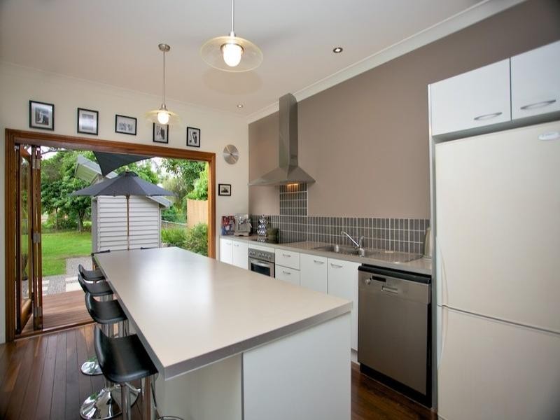 38 King Street, Woody Point QLD 4019