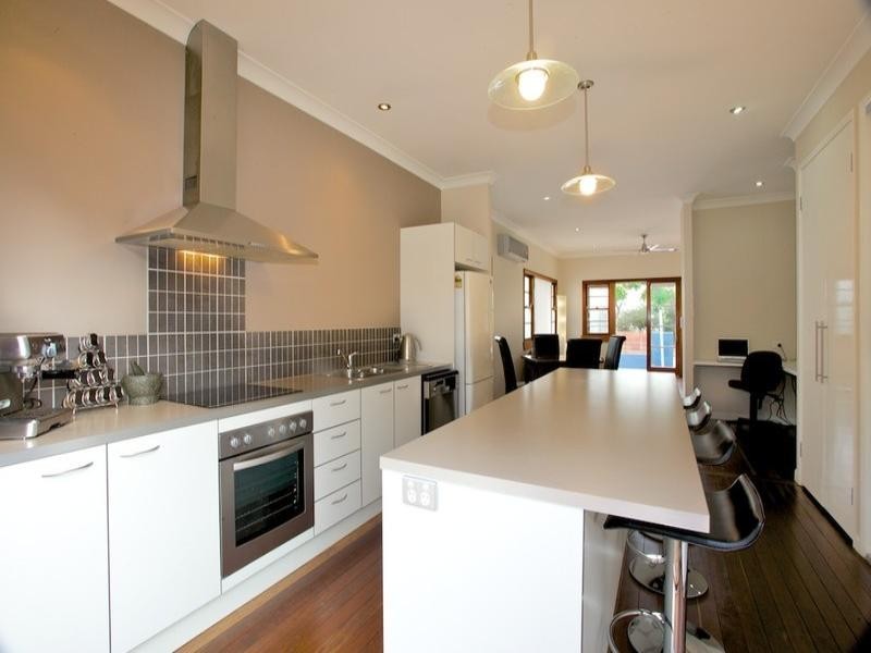 38 King Street, Woody Point QLD 4019