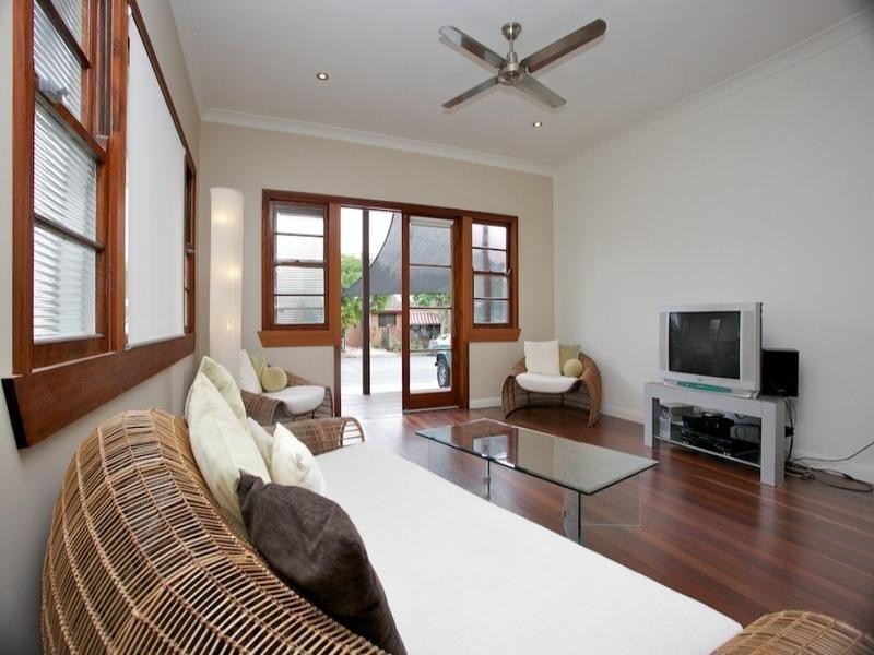 38 King Street, Woody Point QLD 4019