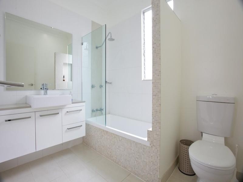 38 King Street, Woody Point QLD 4019