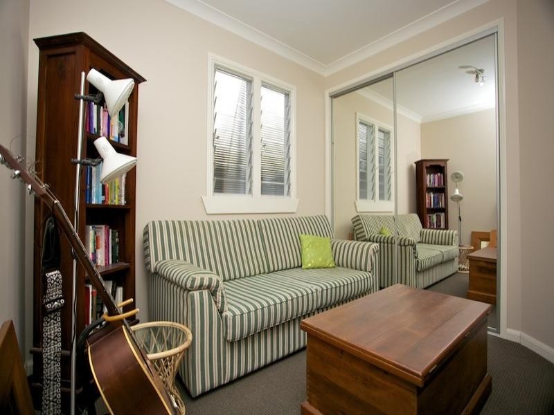 38 King Street, Woody Point QLD 4019