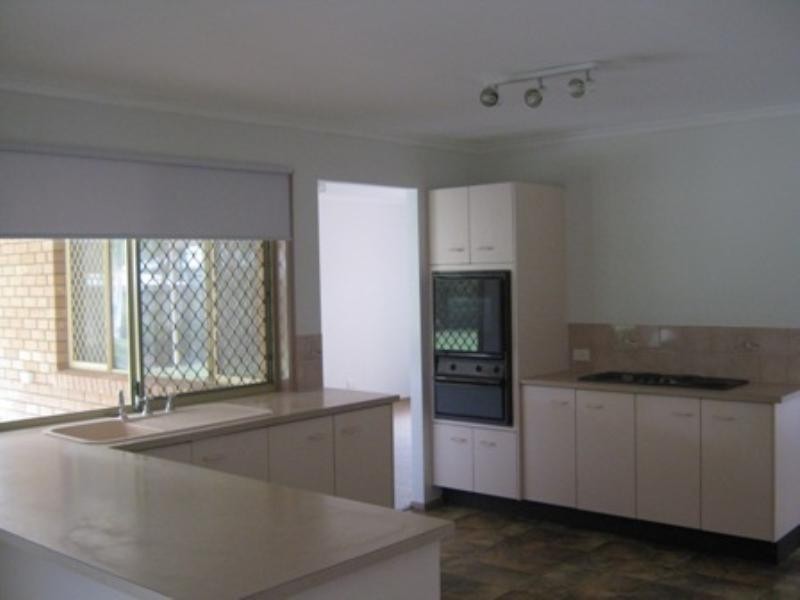 12 Tasman Court, Kippa-ring QLD 4021