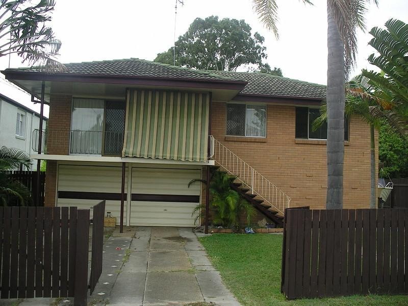 42 Palmtree Avenue, Scarborough QLD 4020