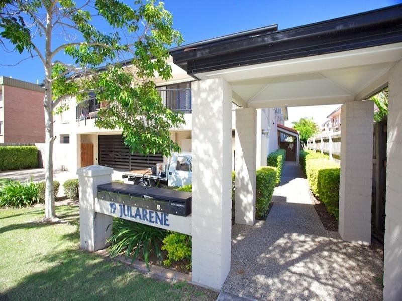2/19 Downs Street, Redcliffe QLD 4020