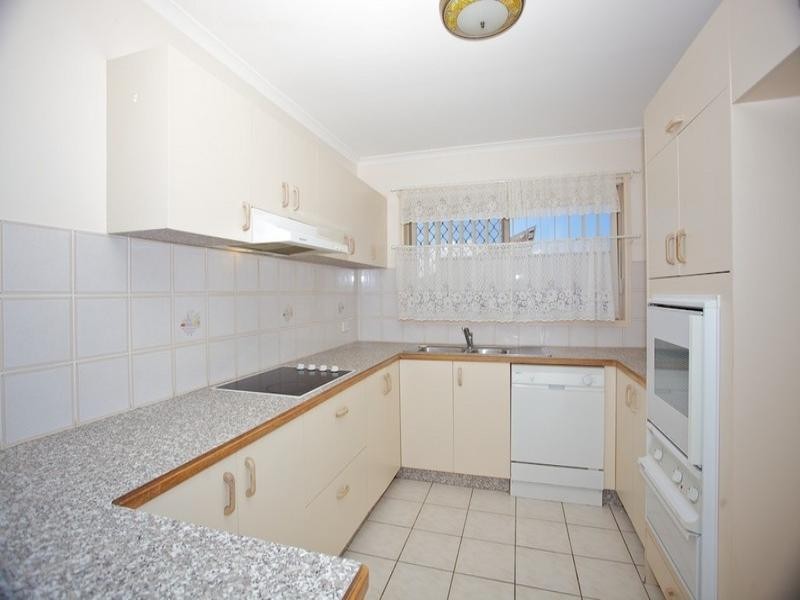 1/12 McNaughton Street, Redcliffe QLD 4020