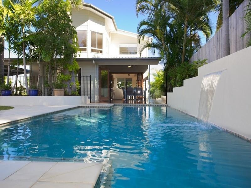 10 Palmtree Avenue, Scarborough QLD 4020