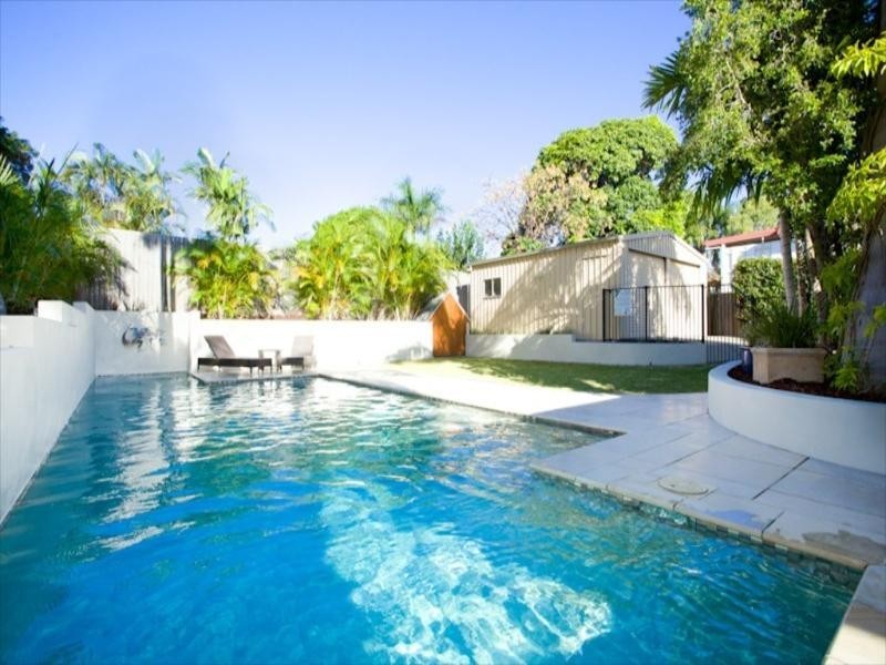 10 Palmtree Avenue, Scarborough QLD 4020