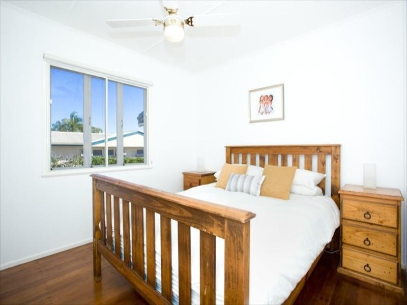 10 Palmtree Avenue, Scarborough QLD 4020