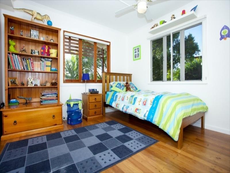 10 Palmtree Avenue, Scarborough QLD 4020