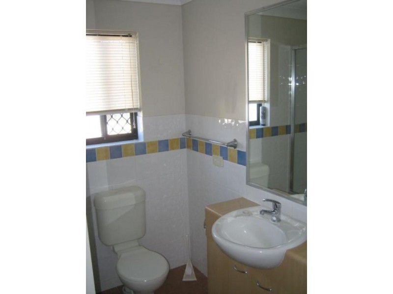 5/11 McNaughton Street, Redcliffe QLD 4020