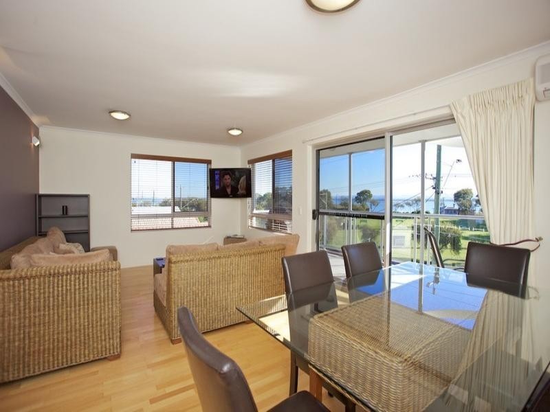 8/82 Oxley Avenue, Woody Point QLD 4019