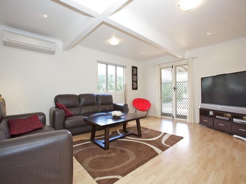 20 Palmtree Avenue, Scarborough QLD 4020