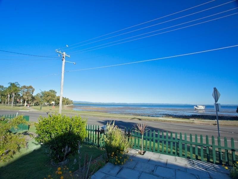 36 Oyster Point Esplanade, Scarborough QLD 4020
