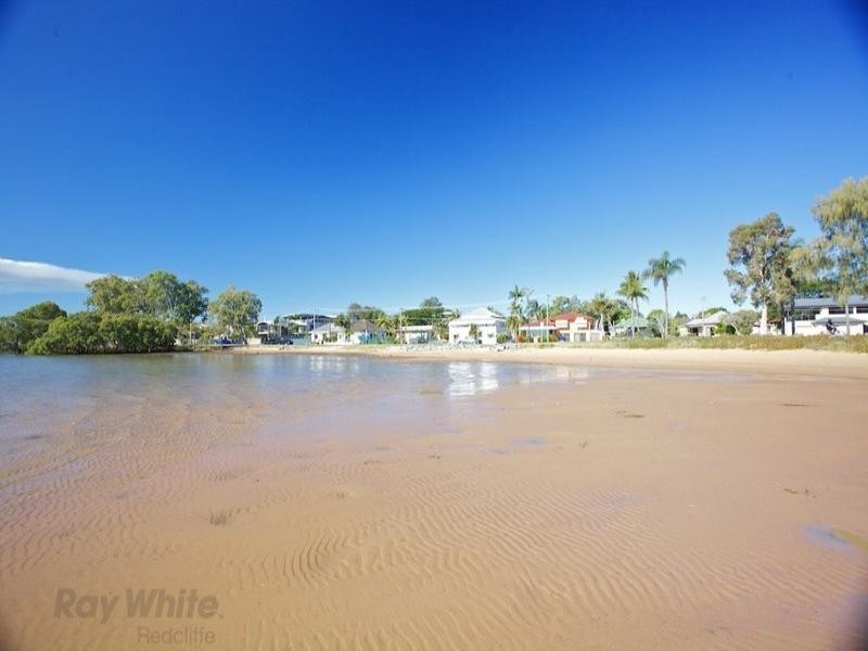 36 Oyster Point Esplanade, Scarborough QLD 4020
