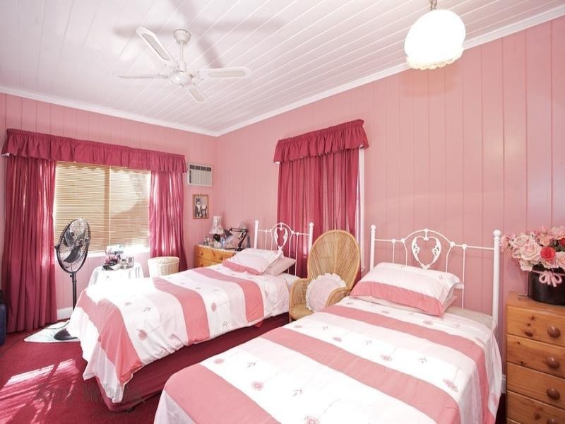 36 Oyster Point Esplanade, Scarborough QLD 4020