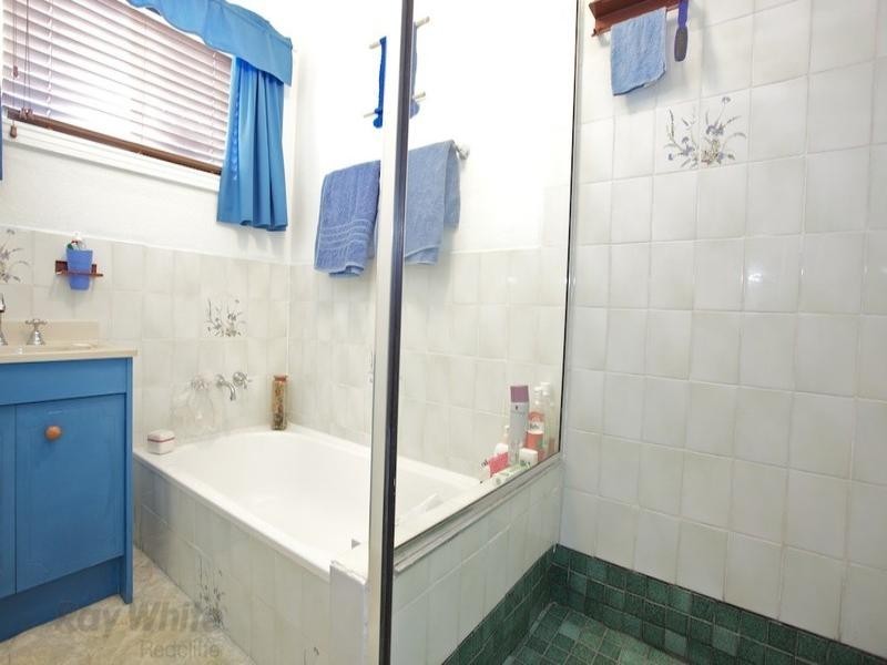 36 Oyster Point Esplanade, Scarborough QLD 4020