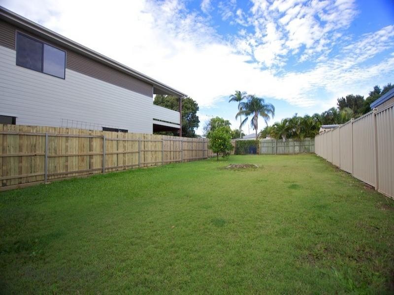 82 Seaville Avenue, Scarborough QLD 4020