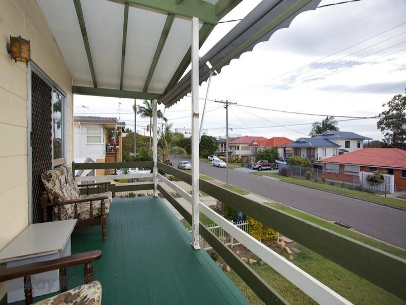 82 Seaville Avenue, Scarborough QLD 4020
