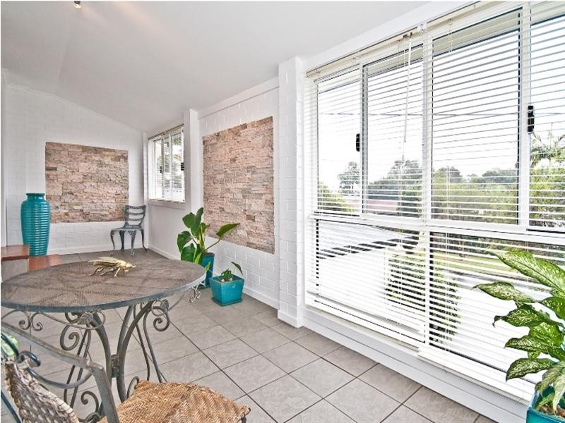 69 Scarborough Road, Redcliffe QLD 4020