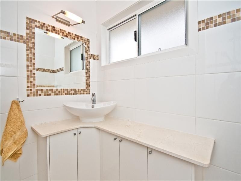 69 Scarborough Road, Redcliffe QLD 4020