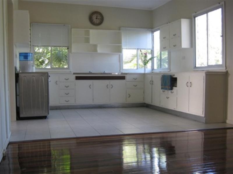 16 Sunnyside Road, Scarborough QLD 4020