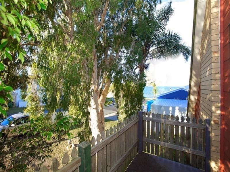 3 Ellen Street, Woody Point QLD 4019