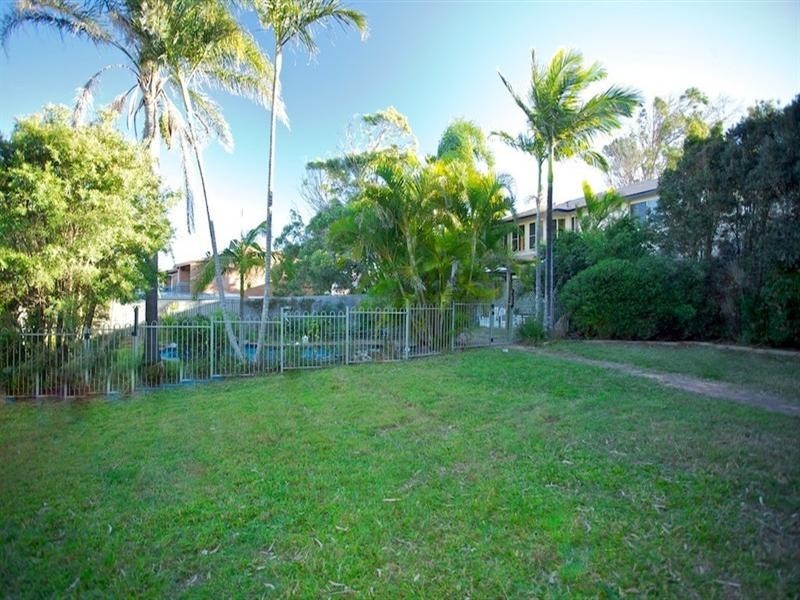 3 Ellen Street, Woody Point QLD 4019