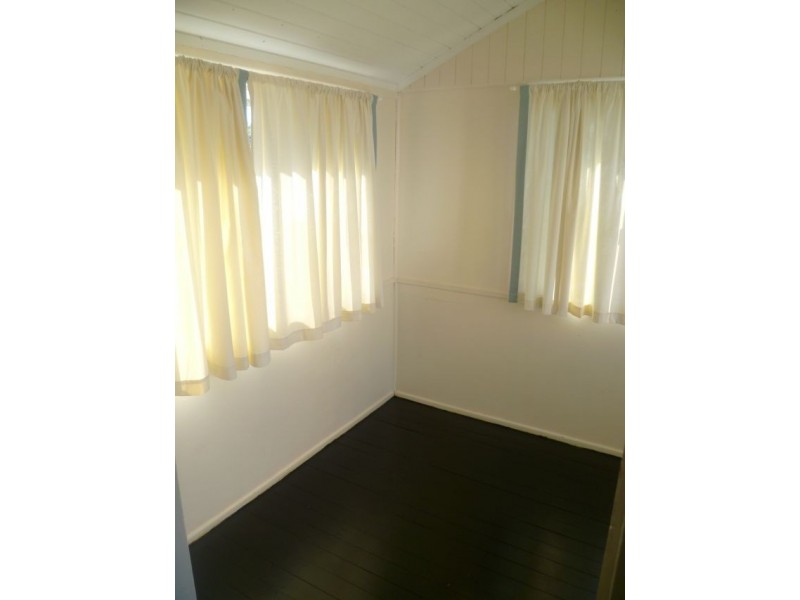 15 Silvester Street, Redcliffe QLD 4020