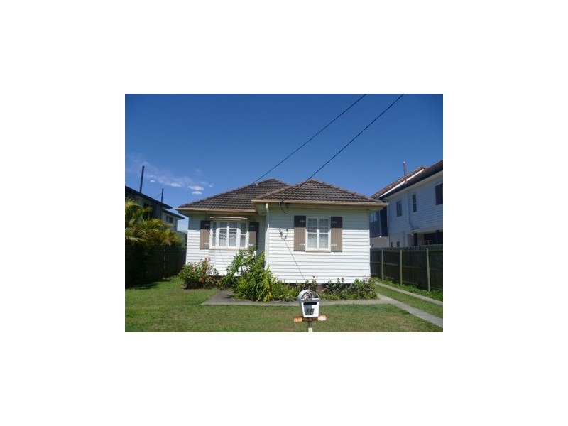 19 Rock Street, Scarborough QLD 4020