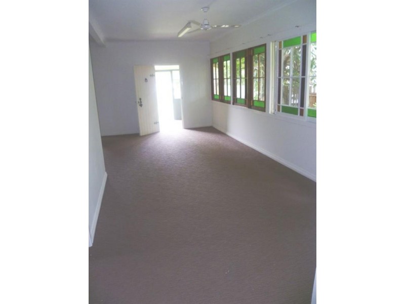 2a Inglis Street, Woody Point QLD 4019