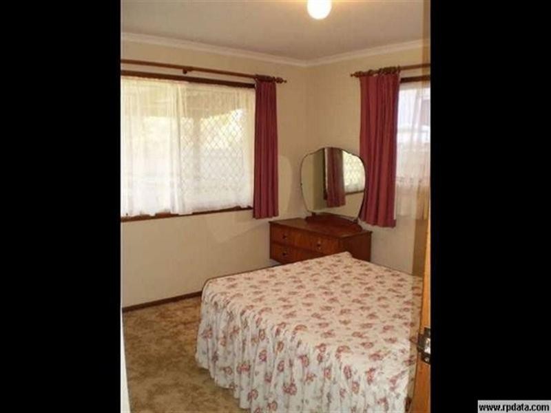 18 Dunns Terrace, Scarborough QLD 4020