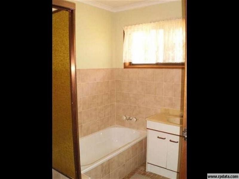 18 Dunns Terrace, Scarborough QLD 4020