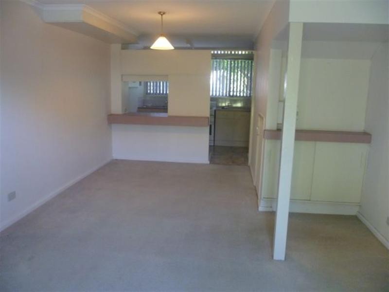 8/2A Moffatt Street, Scarborough QLD 4020