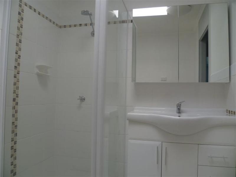 8/2A Moffatt Street, Scarborough QLD 4020