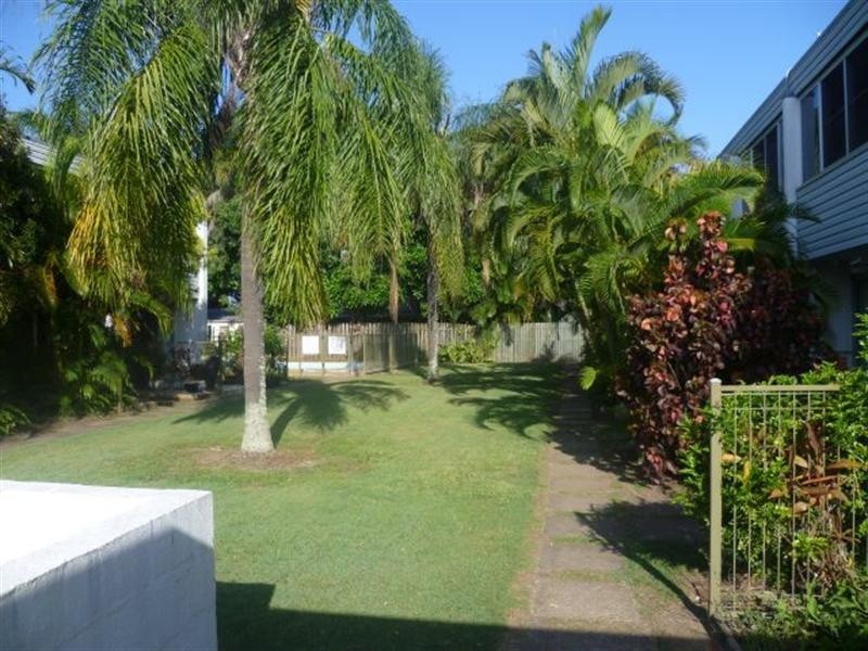 8/2A Moffatt Street, Scarborough QLD 4020