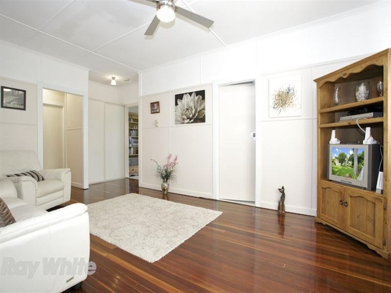 1 Bramble Street, Woody Point QLD 4019